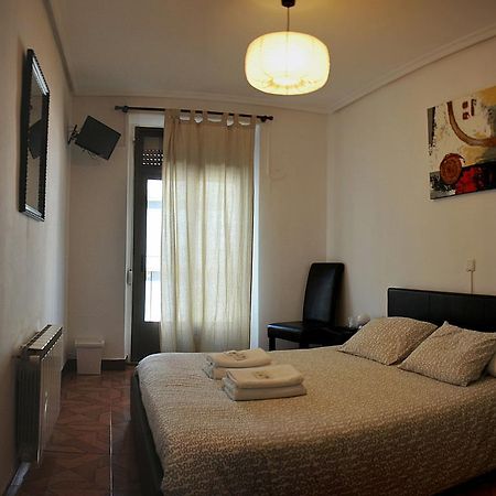 Pension Aristizabal San Sebastian Buitenkant foto