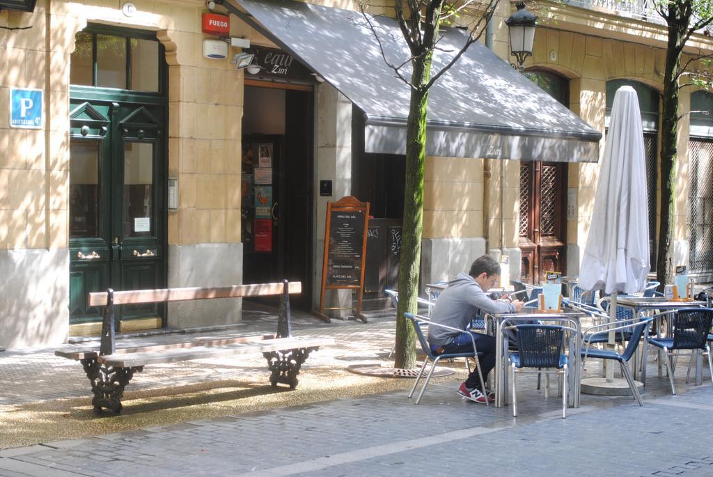 Pension Aristizabal San Sebastian Buitenkant foto